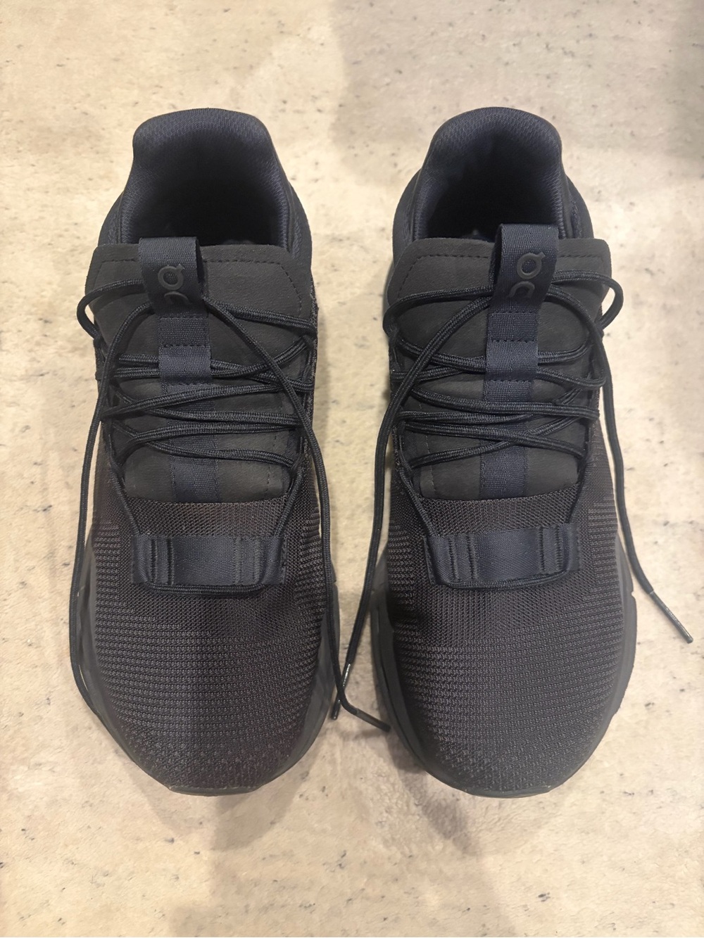 On Running Men's Black Low-Profile Sneakers